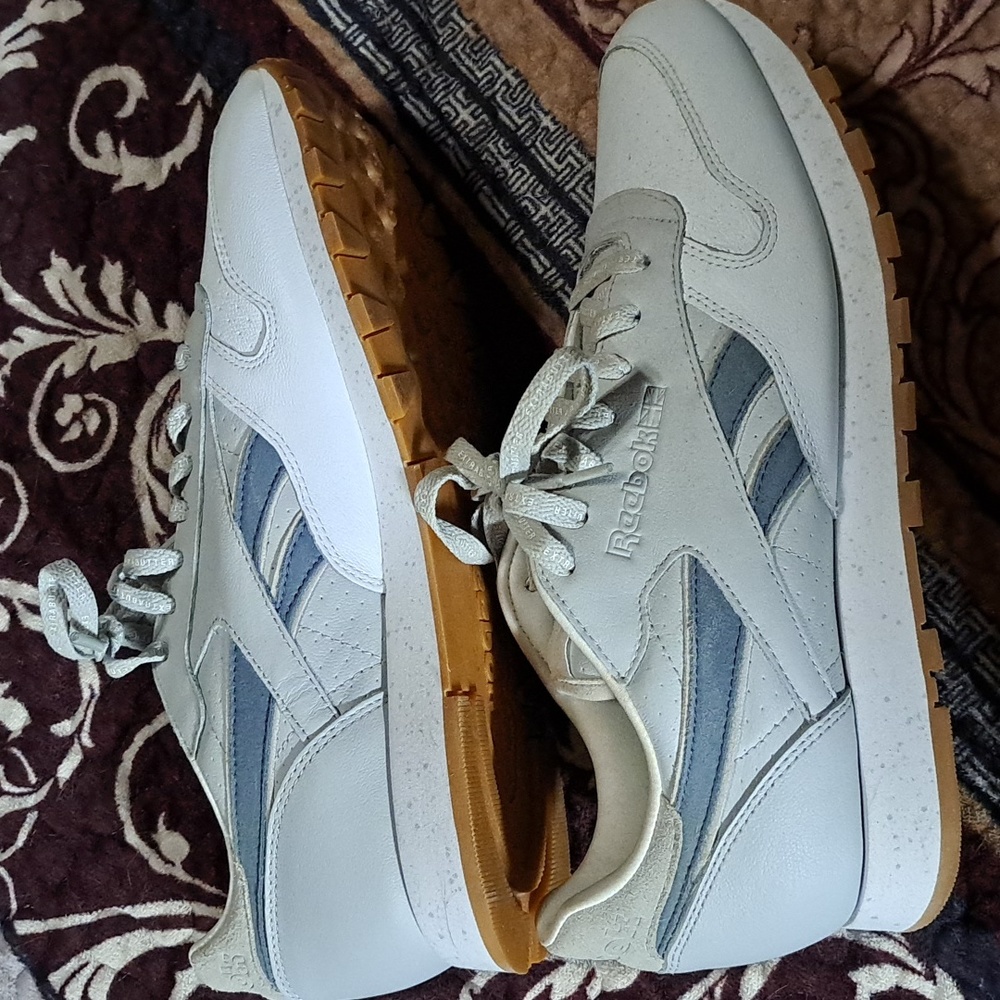 Reebok extra butter classic size 10